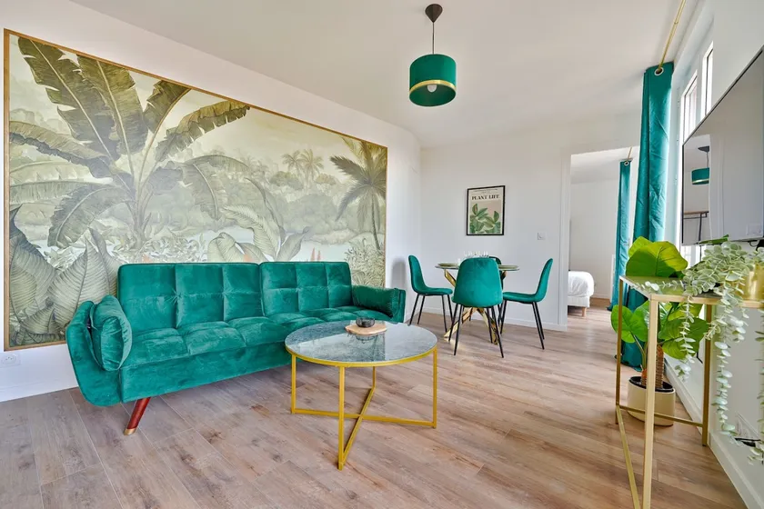 Welcome to Blue Dream House - Image 1
