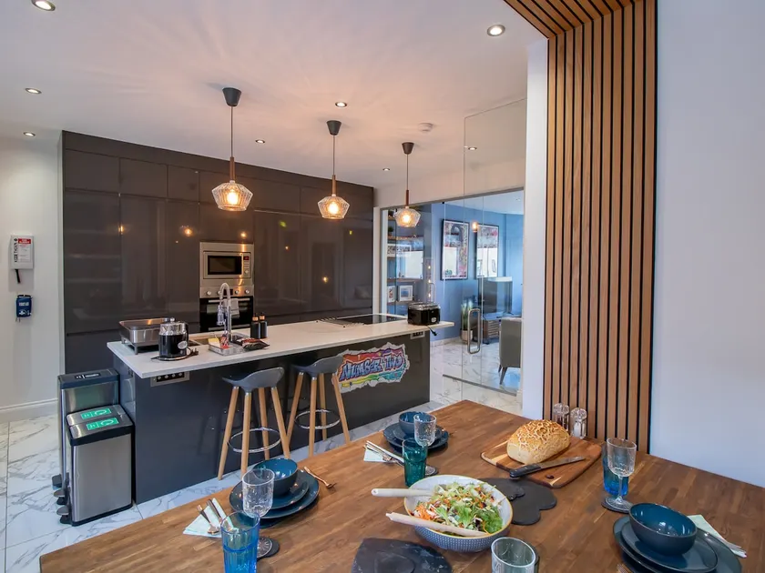 Bespoke Coastal Retreat, Whitley Bay/Pass The Keys - Image 1