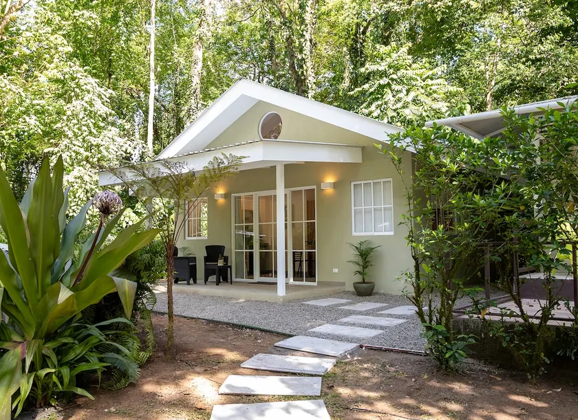 Jaguar Inn Bungalows - Image 1