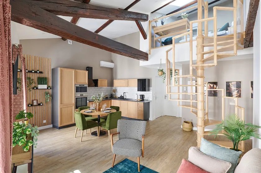 Designer 70sqm flat with les Halles view, A/C - Image 1