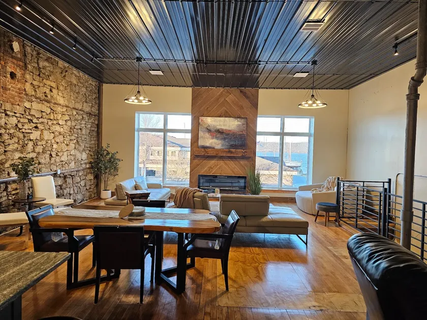 22 Paradise View - Image 1