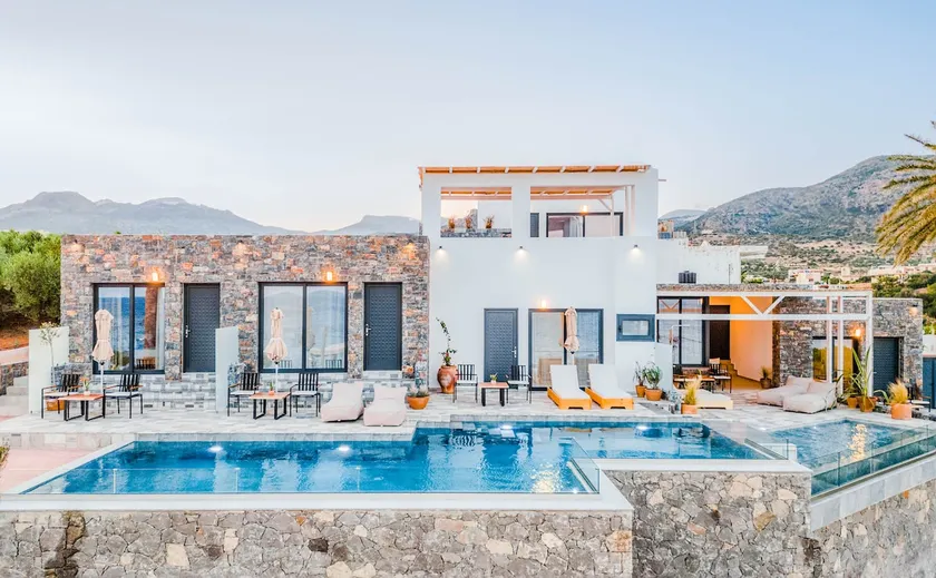 Plakakia Luxury Apartments - Image 1