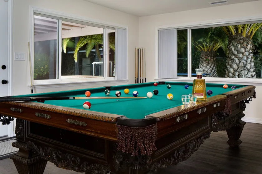 Orchard Oasis: Pool Table, BBQ’s, En-suite Baths - Image 1