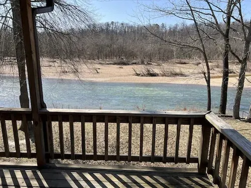Current River Getaway - Image 1