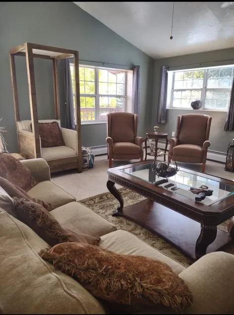 Phixie's Guest House - Image 1