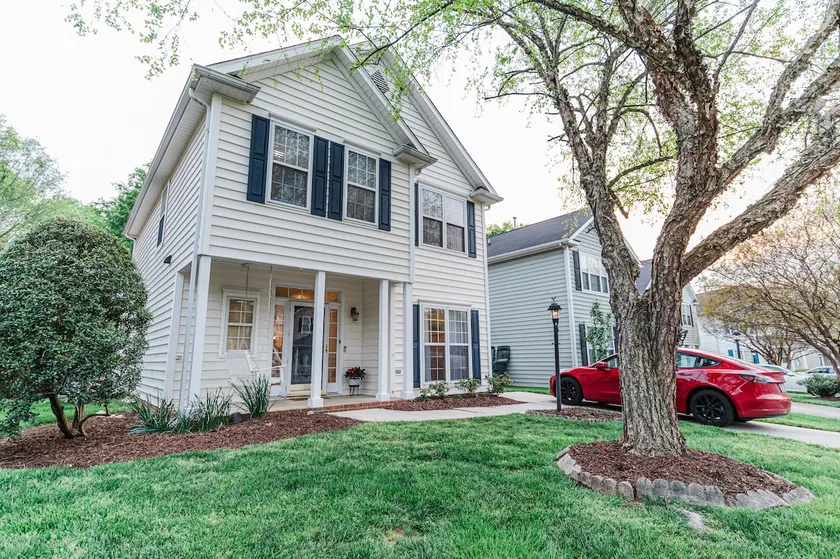 Claire’s Charming Cottage near RDU and RTP - Image 1