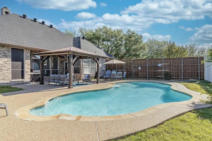 Rowlett Oasis Escape - Image 1