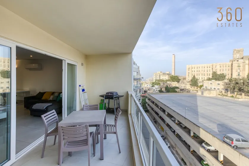 Lovely designer 3BR Apt with Private Terrace with BBQ by 360 Estates - Image 1