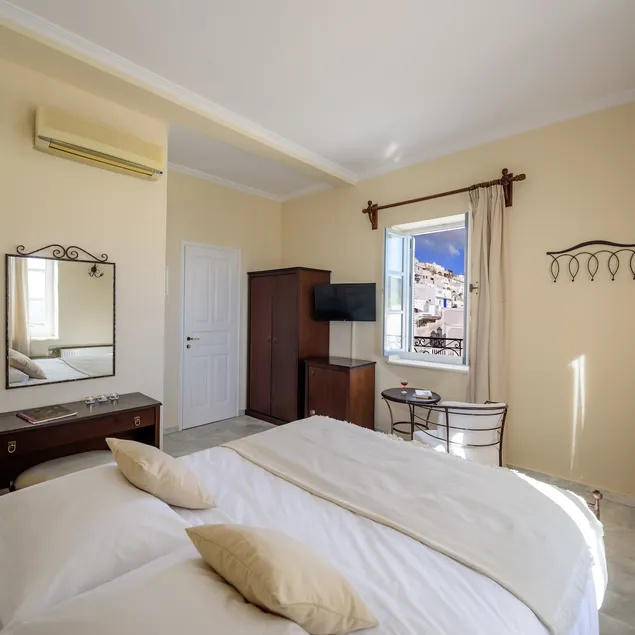 Superior Room with Sea View - Image 1