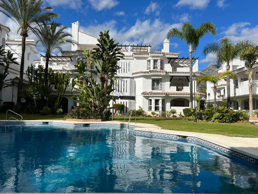 Beautiful 2 bedroom Apartment in Puerto Banus ! - Image 1