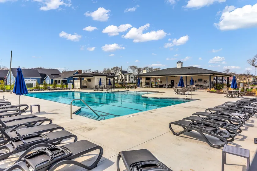 Luxury Massive Townhome, Pool, Elevator, Amenities - Image 1