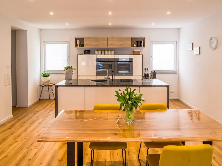 Beautiful furnished apartment as good as new - Image 1