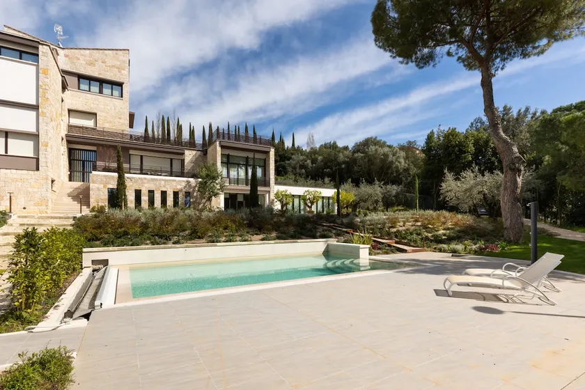 GuestHost - Exclusive Perugia Getaway - Apartments with Shared Pool & Parking - Image 1