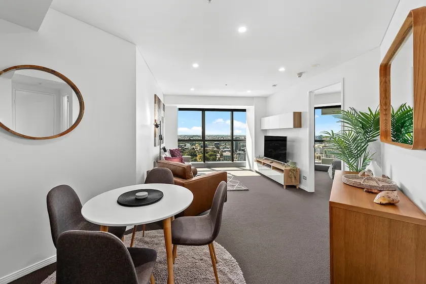 Infinity Excellence!~1Bed/1Bath/Office/1Car~VIEWS! - Image 1