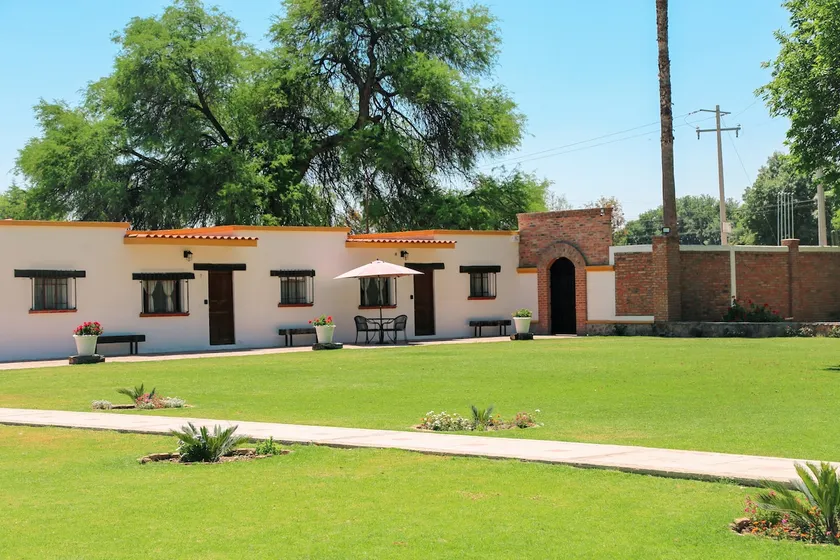 The perfect getaway in Lagos, 5 minutes from downtown. - Image 1