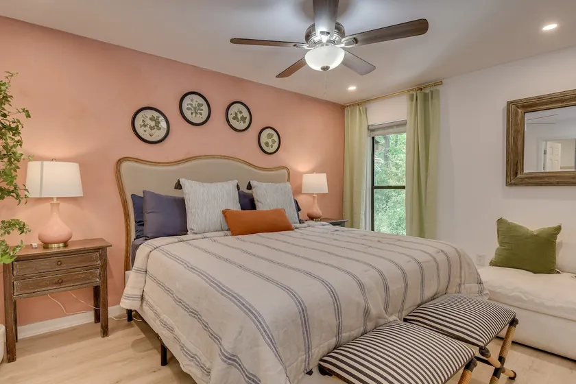 Stylish 2BR1BA with Great Outdoor area! - Image 1
