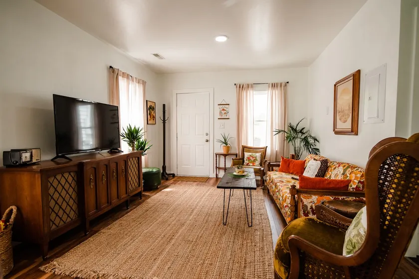 The Hunker Inn - Image 1