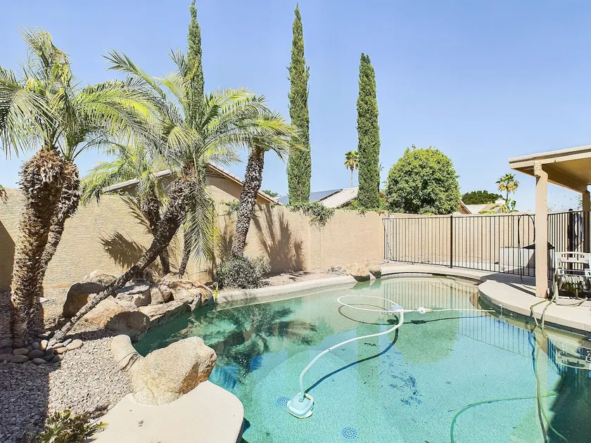 Relaxing Hideaway, Pool & Patios - Image 1