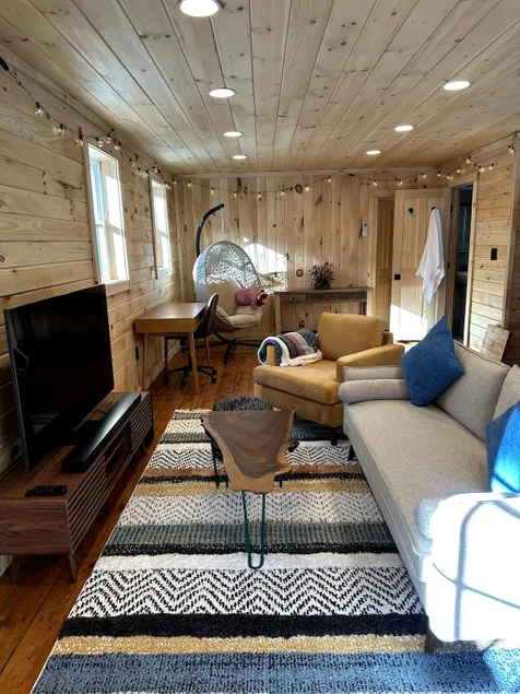 Cozy Luxury Cabin in Dorchester - Image 1