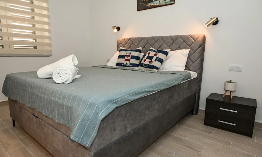 Comfortable apartment in Tivat - Image 1