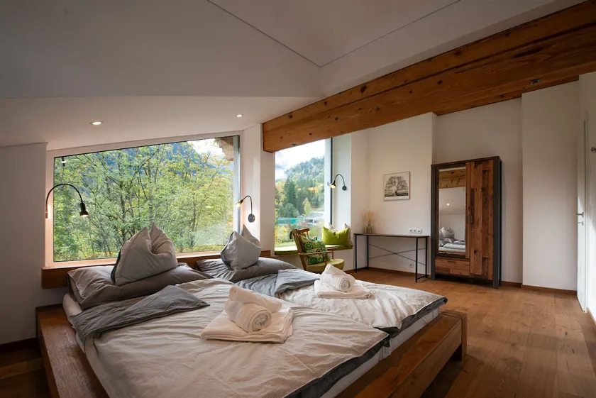 12er Residence - Image 1