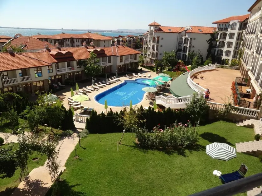 Apartment with stunning sea views First Line and on the Marina - Image 1
