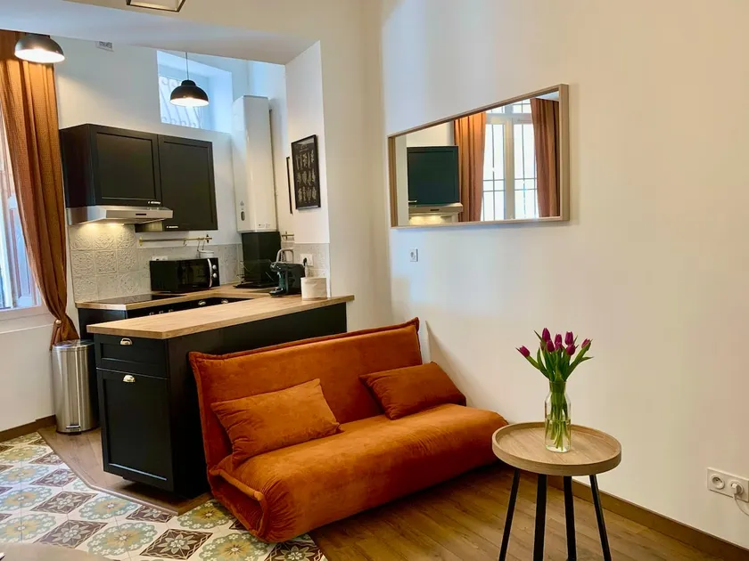 L'Ambre – Refined Apartment - Image 1