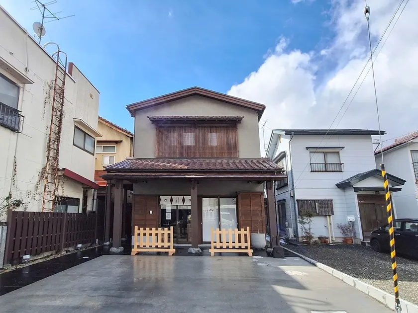 A-UN lNN｜Parking lot｜Aizu Wakamatsu｜10 minutes by car to popular sightseeing spots - Image 1