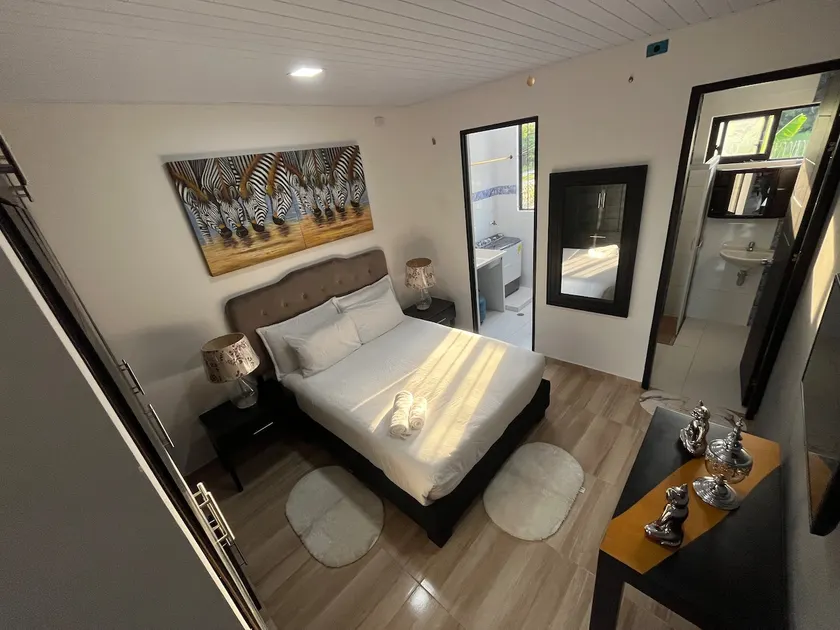 Stylish Full Loft for Two Guests - Image 1