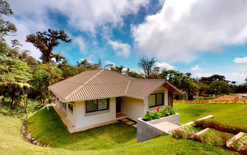 Summer House in Valle Bonito Mountain Retreat - Image 1