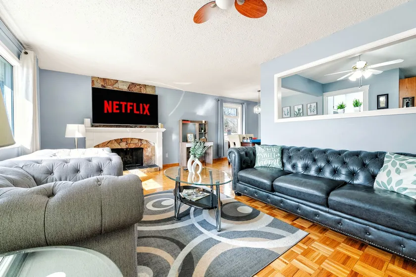 Cozy Suite - Walk to West Ed Mall - Image 1