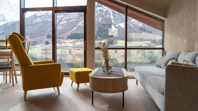 Architect-designed, newly built cabin/waterfront house - Image 1
