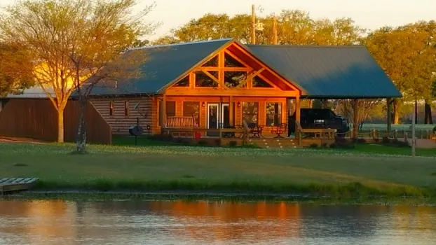 Sunrise Lodge Lakeside Cabin - Image 1