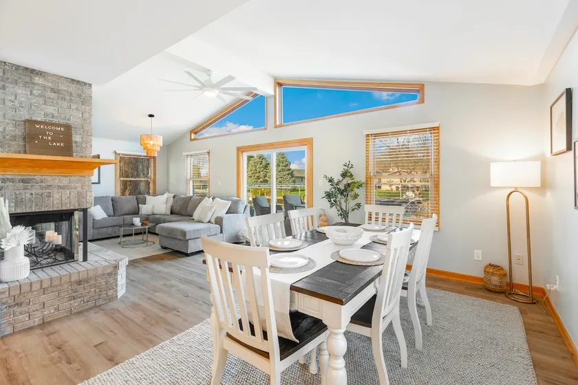 Airy Delavan Lake Oasis - Image 1