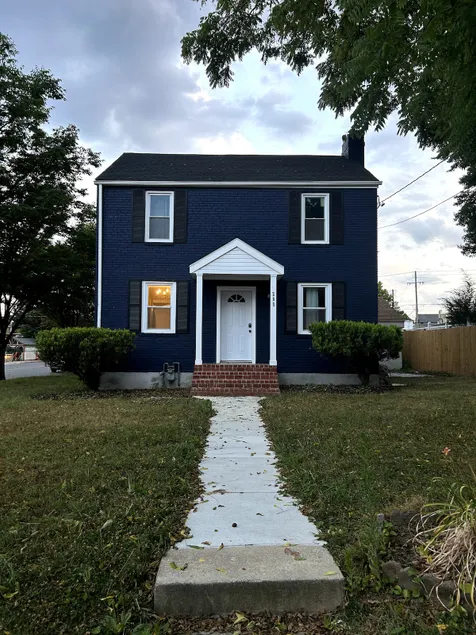 Single home, 4 beds, 2 baths - Image 1