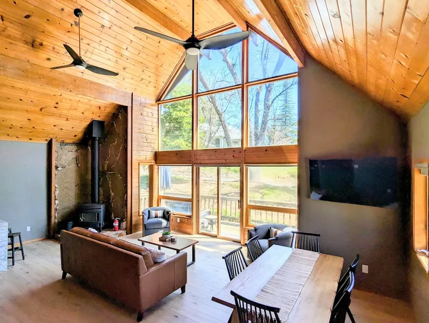 Chic A-Frame: Vaulted Ceilings | Golf | Lake - Image 1