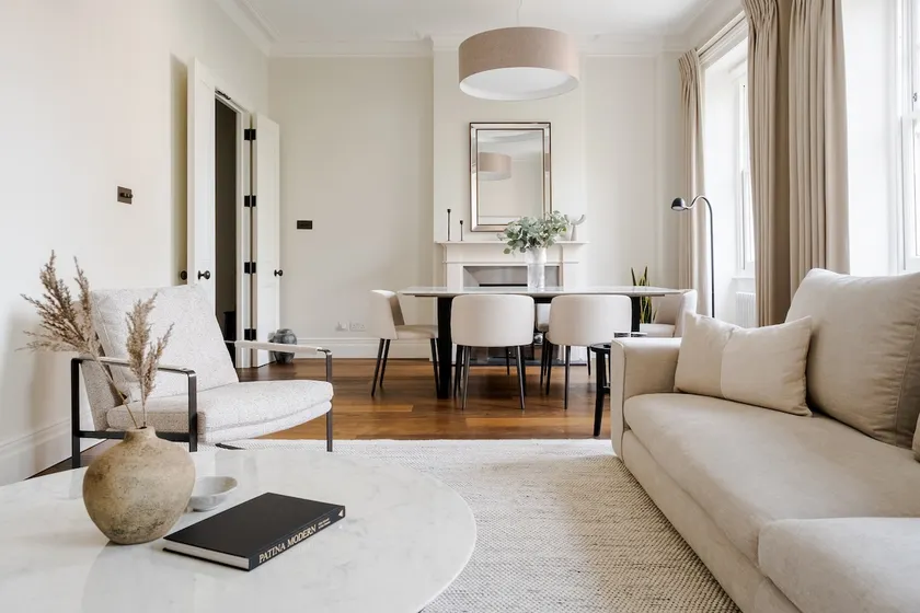 Stunning Single-level Knightsbridge Flat w/lift - Image 1