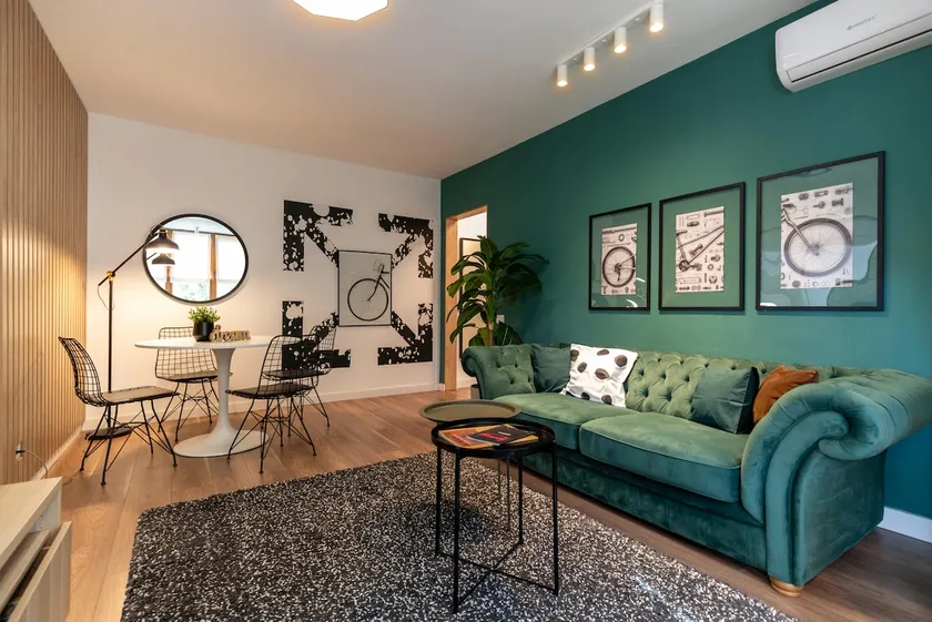 Downtown Retreat: Spacious 2-BR by Unirii Square - Image 1