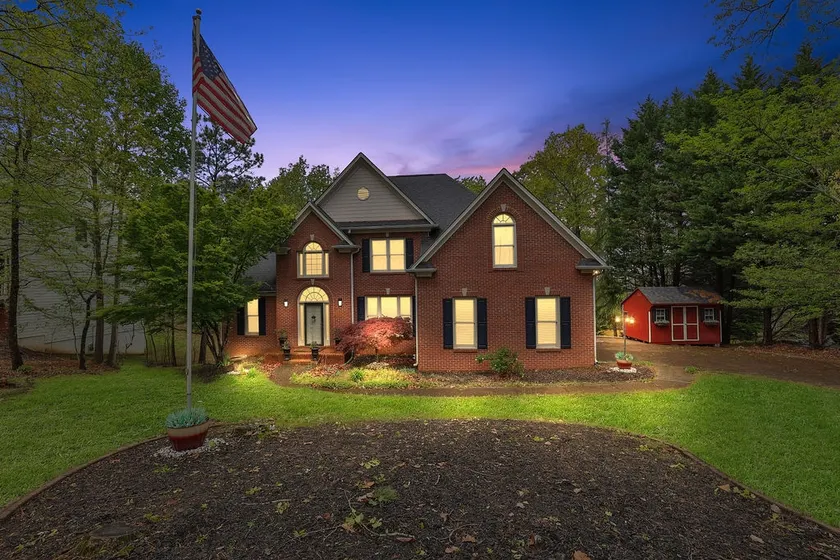 Spacious and comfy 4 Bed/3 Full Bath Canton Home! - Image 1