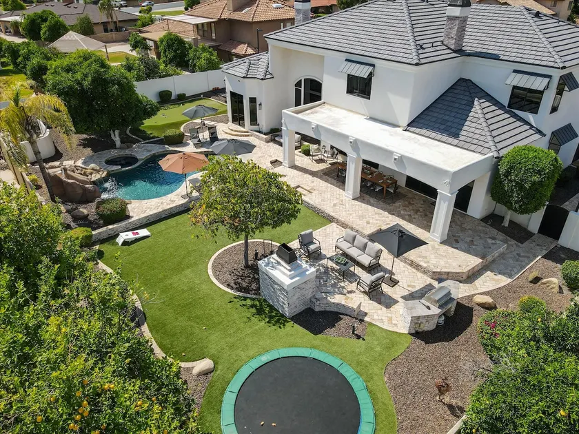 2 Separate Game Rooms, Heated Pool, Spa, Basket Ball, Putt-Putt, Trampoline! - Image 1