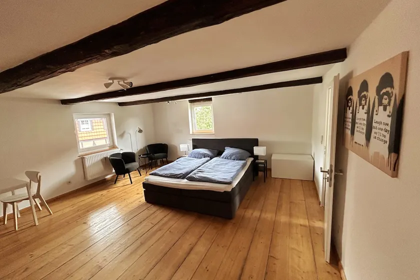 2-room accommodation with planks - Image 1