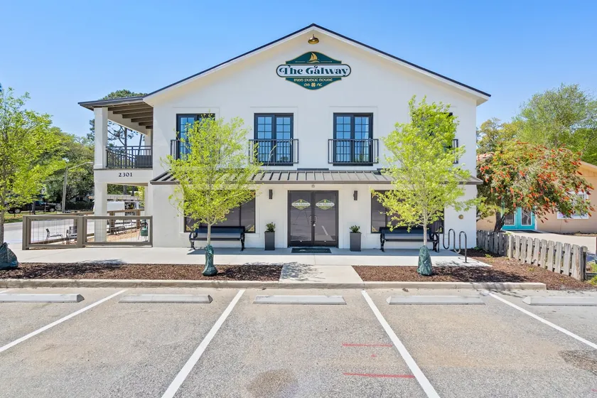 Pelican Luxury Loft at WaterWay Place - Image 1