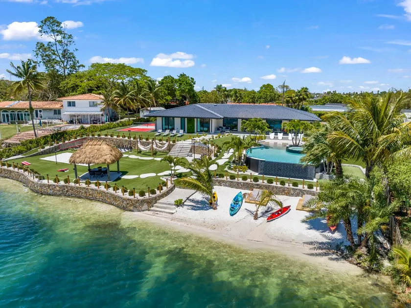 Wonderlake 7BR Resort • Luxury Stay • Pool_BBQ - Image 1