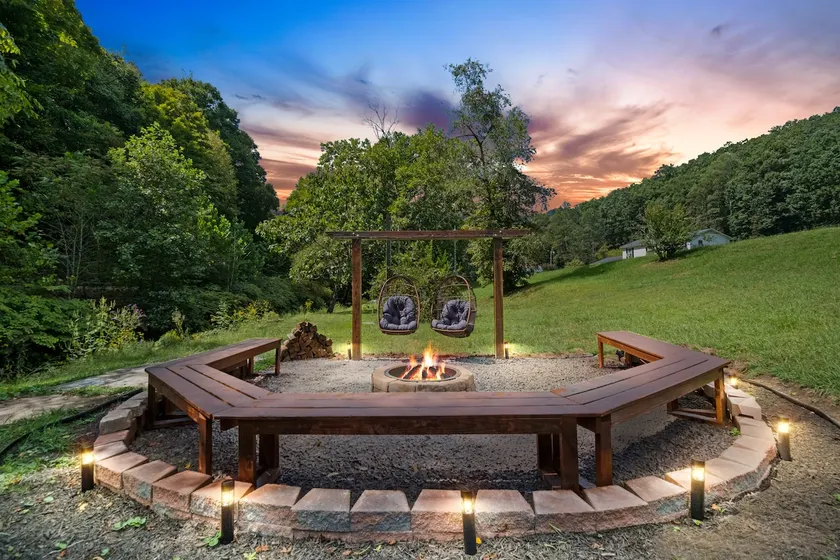 15mi NRG~Fire pit~Game room~Creek~60ft Deck - Image 1