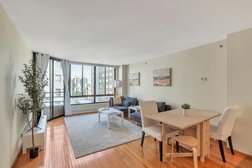 Urban Luxury Comfort Living - Image 1