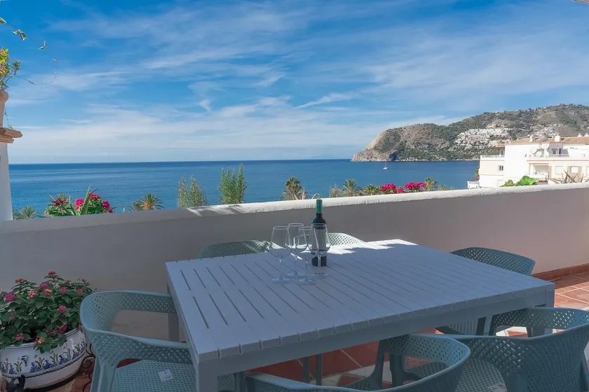 Real View Beach Front - Image 1