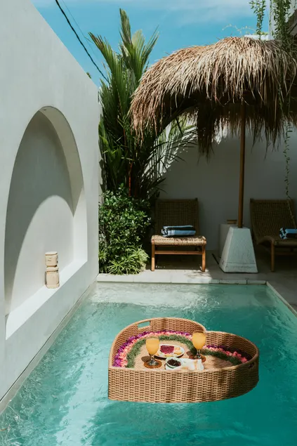 5mins Walk to Pererenan Beach, Skylight Bathtub - Image 1