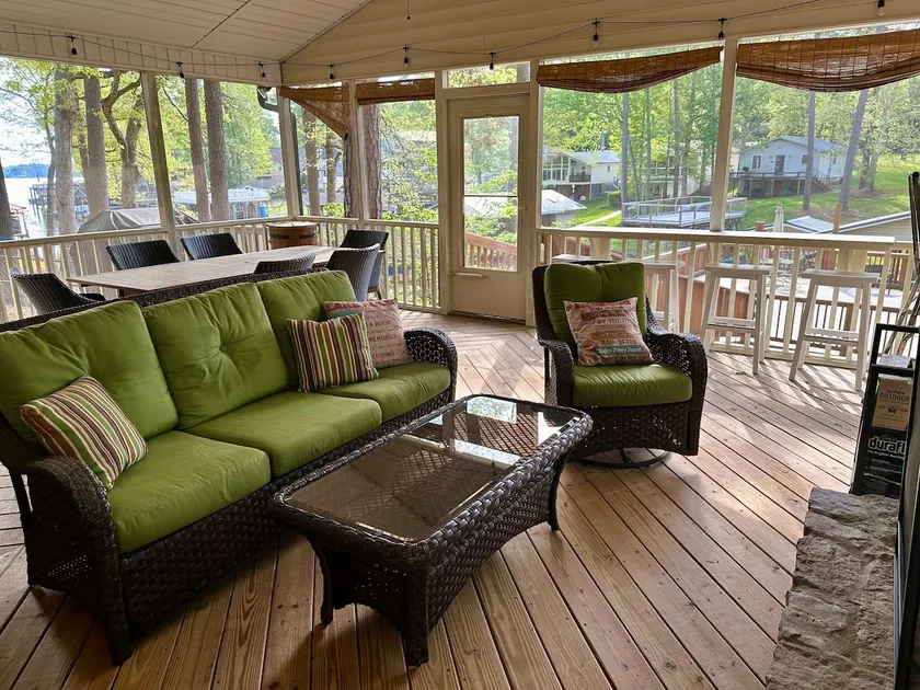 Relaxing Waterfront/Lakeside Getaway - Image 1