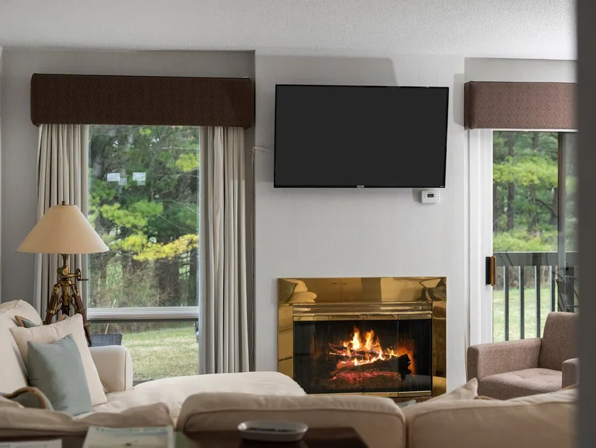 GT Resort Area I Fireplace + Golf Views - Image 1
