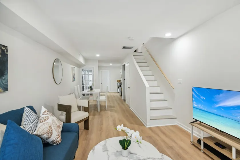 Walk to Dock USNA Stadium-Renovated 2BR Downtown - Image 1